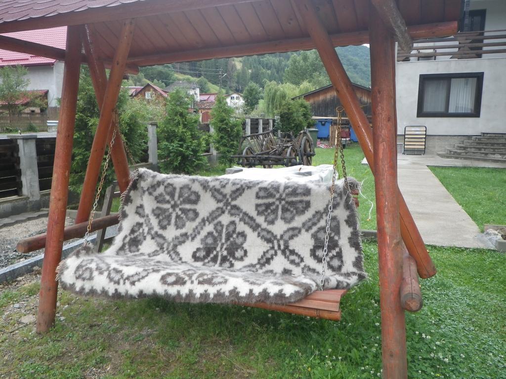 Pensiunea La Rachitele Exteriör bild